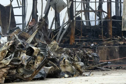 Βιολάντα»: Προθεσμία να απολογηθεί την Τετάρτη έλαβε ο ιδιοκτήτης του εργοστασίου – «Δακρύζαμε από την έντονη οσμή» καταγγέλλουν εργαζόμενοι