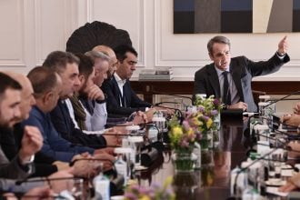 Μητσοτάκης στη συνάντηση με εκπροσώπους των κτηνοτρόφων: «Προτεραιότητά μας είναι η εκρίζωση της ευλογιάς»