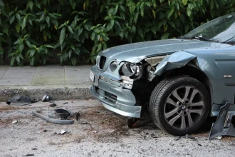 Ποινή φυλάκισης 20 μηνών και αφαίρεση άδειας στην τραγουδίστρια που έπεσε πάνω σε 5 οχήματα στο Κολωνάκι