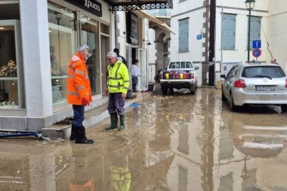 Λήμνος: Κλειστά σχολεία και αδιάβατοι δρόμοι από την κακοκαιρία – Χωρίς νερό οικισμοί της Μύρινας