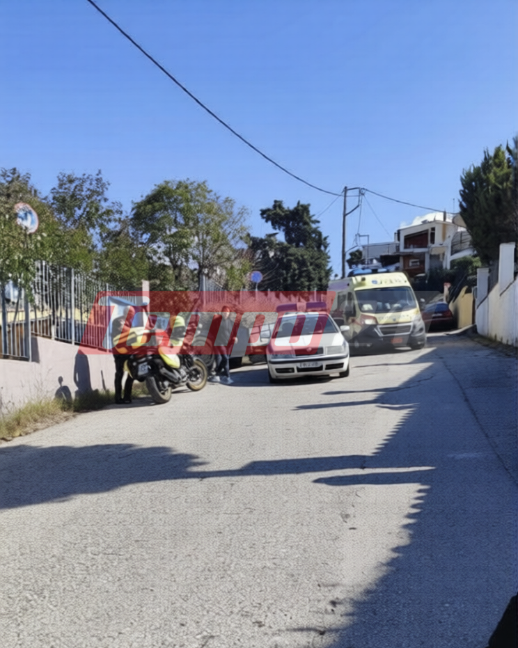 Μιντιλόγλι Πατρών: Τρακτέρ έμεινε χωρίς φρένα και βρέθηκε στην ...είσοδο σχολείου, η καρότσα έπεσε πάνω σε περιπολικό (ΦΩΤΟ)