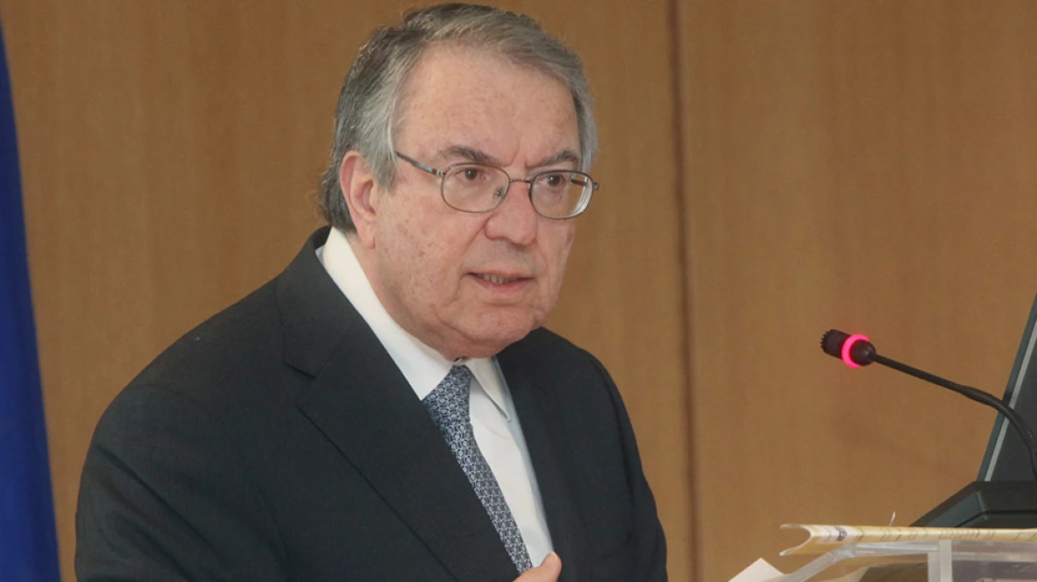 Γιώργος Μπαμπινιώτης: Ο καθηγητής Γλωσσολογίας εξηγεί γιατί Έλληνες και Ρωμιοί δεν είναι αντίθετες έννοιες