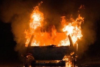 Πάτρα: Φωτιά σε αυτοκίνητο τα ξημερώματα-Ήταν σταθμευμένο