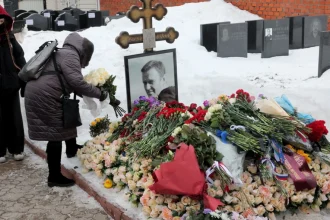 Δύο χρόνια από τον θάνατο Ναβάλνι: Εκδηλώσεις μνήμης σε δεκάδες χώρες και νέες αιχμές κατά του Κρεμλίνου