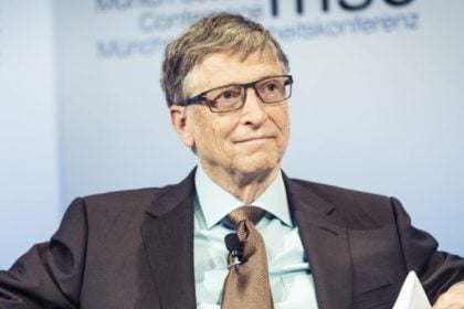Μπιλ Γκέιτς: Ακύρωση ομιλίας στη Σύνοδο για την Τεχνητή Νοημοσύνη