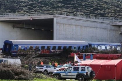 Τέμπη: Διορία έως το τέλος της εβδομάδας για τις εκταφές