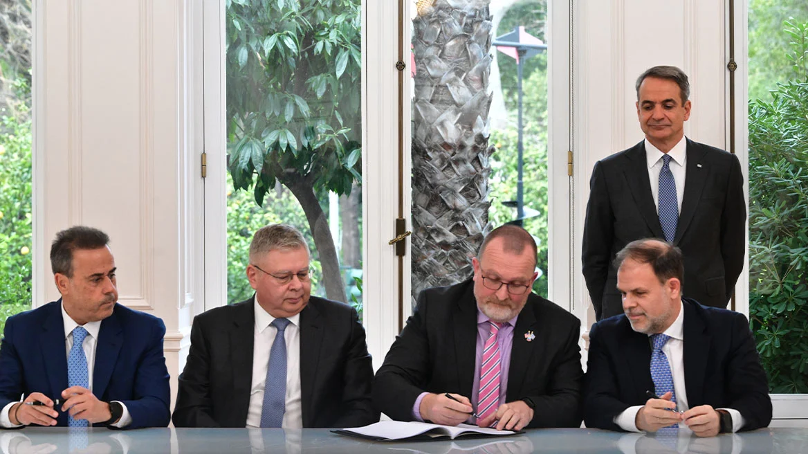 Μπήκαν οι υπογραφές της Ελλάδας με τη Chevron για υδρογονάθρακες σε Κρήτη και Πελοπόννησο παρουσία Μητσοτάκη