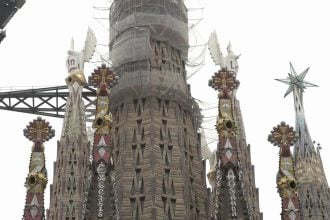 Βαρκελώνη: Η εμβληματική Σαγράδα Φαμίλια έφτασε στο μέγιστο ύψος της