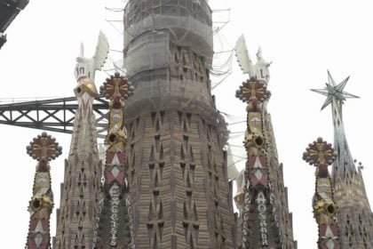 Βαρκελώνη: Η εμβληματική Σαγράδα Φαμίλια έφτασε στο μέγιστο ύψος της