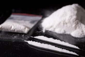 Πάτρα: Το "μαγαζί" είχε από κοκαΐνη μέχρι χάπια έκσταση - Συνελήφθησαν δύο άτομα για εγκληματική οργάνωση - Έρευνες σε σπίτια της πόλης