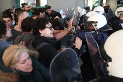 Καρανίκας για τα επεισόδια με τον Γεωργιάδη στη Νίκαια: Παρακμιακοί δημόσιοι υπάλληλοι που βελάζουν με κραυγές και επιτίθενται χωρίς επιχειρήματα