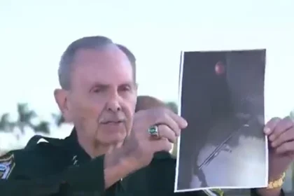 Εφοδιασμένος «με τουφέκι και μπιτόνι βενζίνης» ο άνδρας που πυροβολήθηκε και σκοτώθηκε από πράκτορες στην έπαυλη του Τραμπ