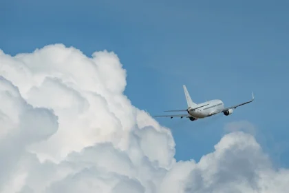 Χαρταετοί εμπόδιζαν την προσγείωση αεροσκάφους από Αμβούργο στη Ρόδο