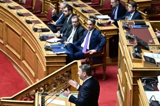 "Αντί να απολογηθείτε λέτε ότι δεν σεβόμαστε τη δικαιοσύνη"- Σύγκρουση Ανδρουλάκη – Μητσοτάκη