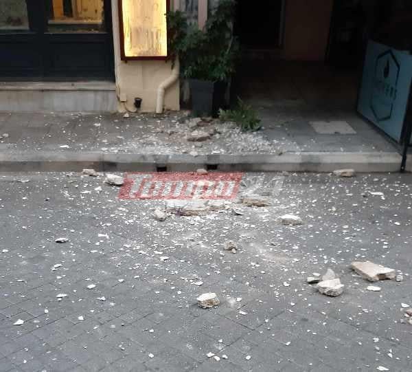 Πάτρα: Πάλι έπεσαν σοβάδες από κτίριο στο κέντρο της Πάτρας