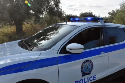 Μεγάλη επιχείρηση της ΕΛ.ΑΣ. για κύκλωμα λαθραίων καπνικών προϊόντων: Κατασχέθηκαν μετρητά και όπλα, 25 συλλήψεις