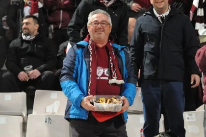 Λάρισα: Φίλαθλος πήγε να δει την ΑΕΛ στο Πανθεσσαλικό με… δυόμισι κιλά παϊδάκια