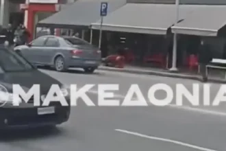 Πατέρας ξυλοκόπησε έξω από τα δικαστήρια τον 62χρονο που είχε παρασύρει με αυτοκίνητο το παιδί του-ΒΙΝΤΕΟ