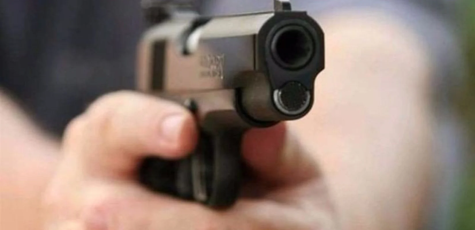 Πάτρα: Συνελήφθη ο 24χρονος πιστολέρο που απείλησε 22χρονο στο σπίτι του προκειμένου να καταθέσει ψέμματα στις Αρχές