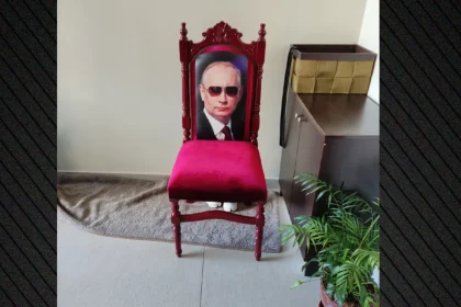 «Είμαστε δύο αυτοδημιούργητοι επιχειρηματίες με αγώνα ζωής»: Τι είπαν στις απολογίες τους "Πρόεδρος" και "Πούτιν" για τα λαθραία τσιγάρα