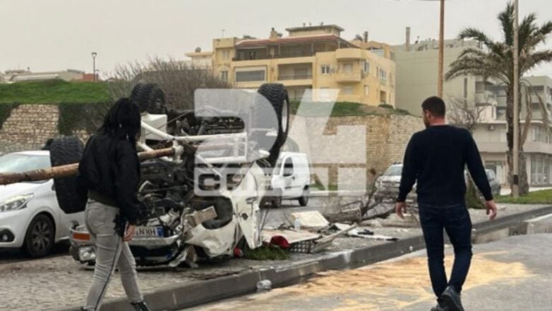 Ανατράπηκε όχημα στην παραλιακή Ηρακλείου