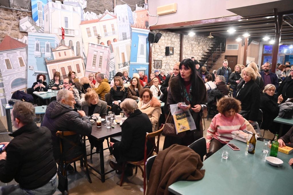 Με ιδιαίτερη επιτυχία η παρουσία του νέου μυθιστορήματος της πατρινής δημοσιογράφου Γιώτας Κοντογεωργοπούλου - ΦΩΤΟ