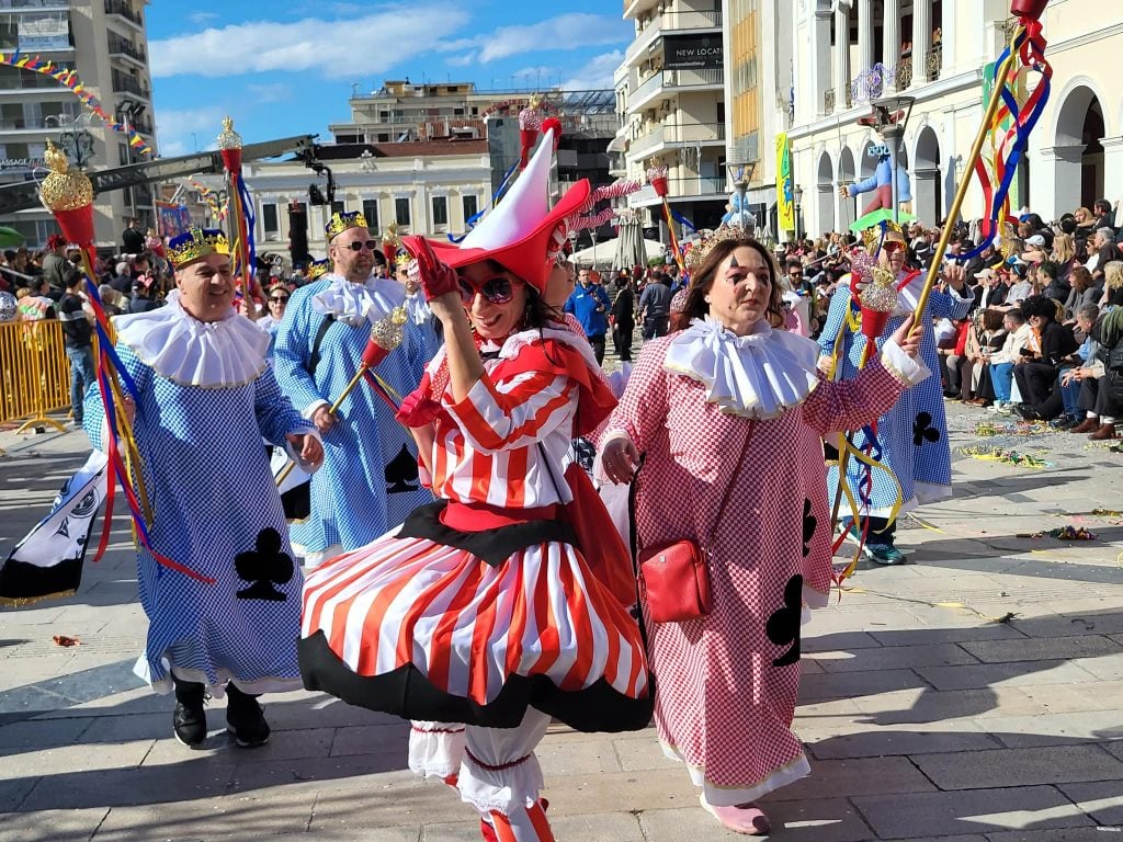 Η κορύφωση του Πατρινού Καρναβαλιού 2026: LIVE η Μεγάλη Παρέλαση (ΦΩΤΟ & ΒΙΝΤΕΟ)