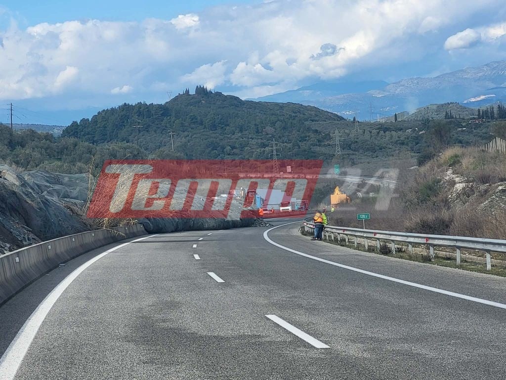 Κατολίσθηση στην Ιονία Οδό: Κλειστά παραμένουν και τα δύο ρεύματα κυκλοφορίας (ΦΩΤΟ & ΒΙΝΤΕΟ)