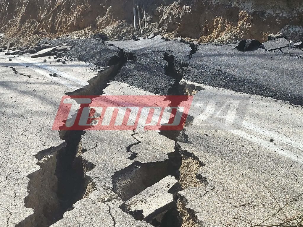 Ηλεία: Αποκλεισμένη η Δίβρη λόγω καθίζησης του δρόμου στην 111 - Κατολίσθηση καταπίνει... σπίτι (ΦΩΤΟ)