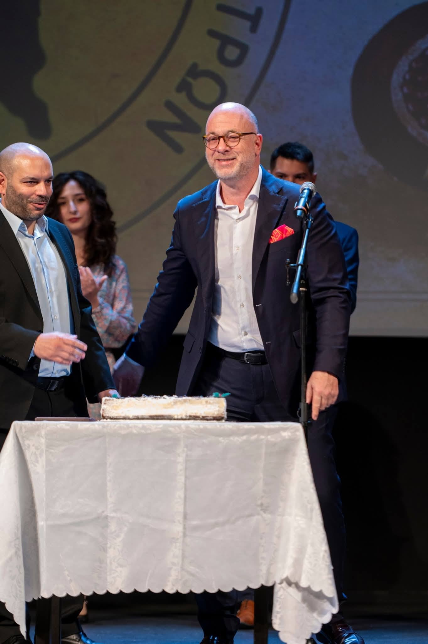 Τάκης Παπαδόπουλος: Κοντά στον Λαογραφικό Χορευτικό Όμιλο Πατρών ΦΩΤΟ