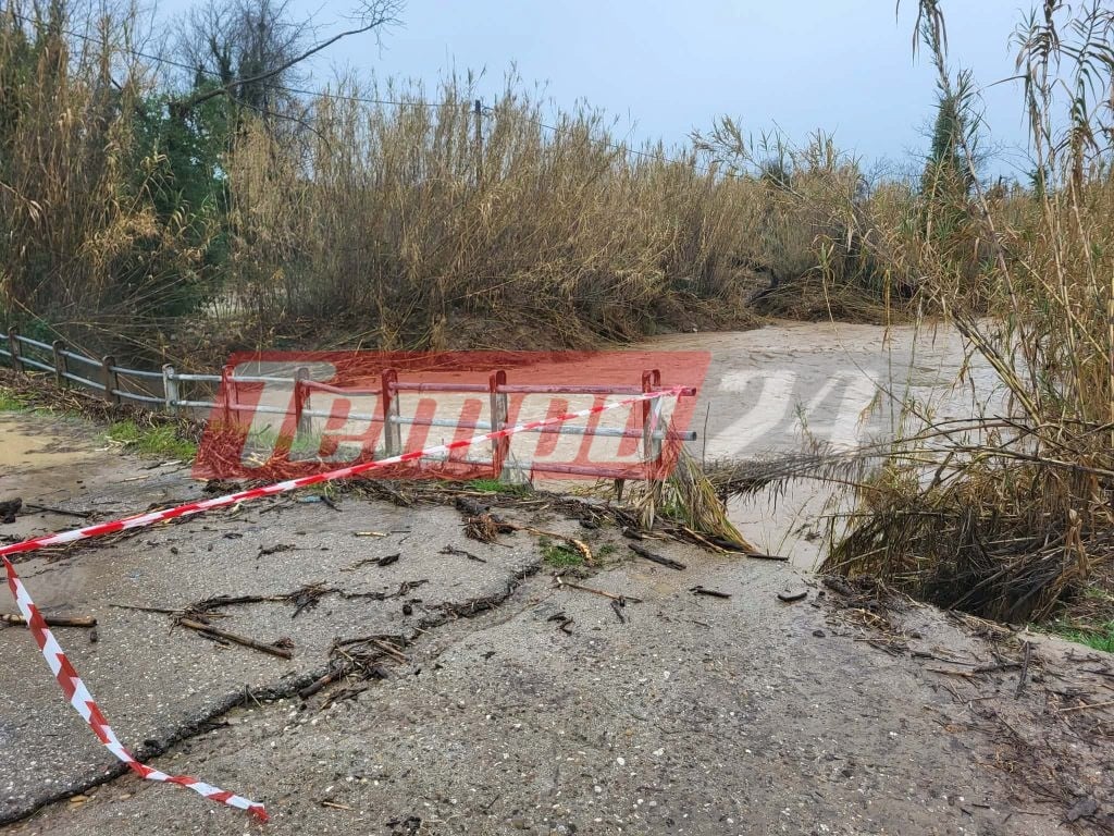 Ηλεία: Κατέρρευσε η γέφυρα του Ενιπέα στο Λαντζόι από την κακοκαιρία - "Ποτάμια" οι δρόμοι (ΦΩΤΟ & ΒΙΝΤΕΟ)