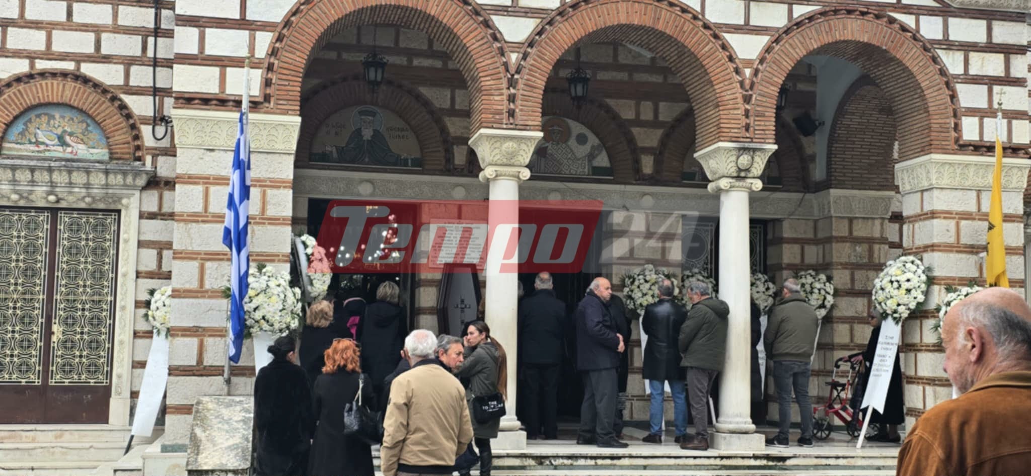 Άρτα: Θρήνος στην κηδεία της 35χρονης από την Πάτρα - ΦΩΤΟ