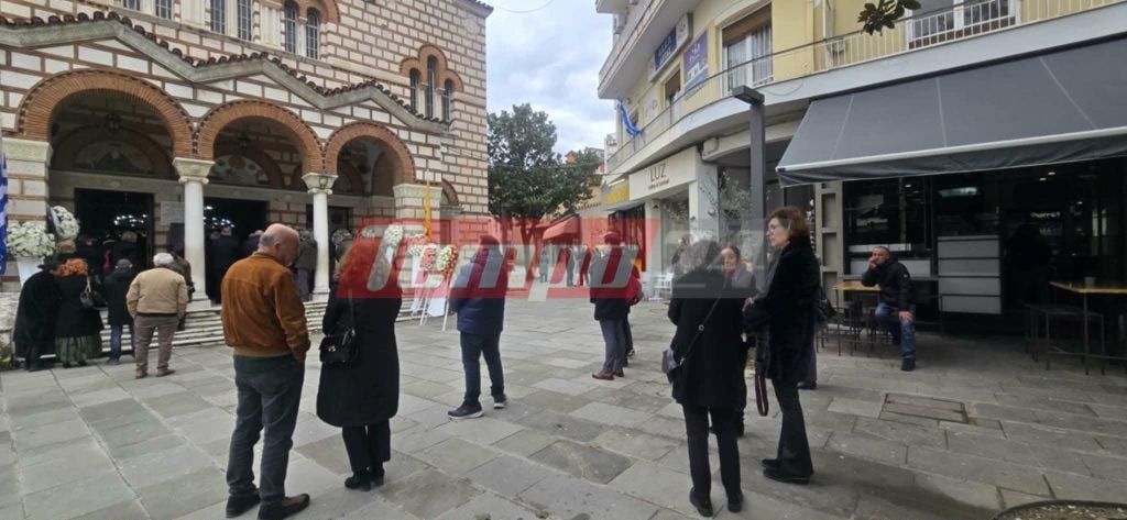 Άρτα: Θρήνος στην κηδεία της 35χρονης από την Πάτρα - ΦΩΤΟ