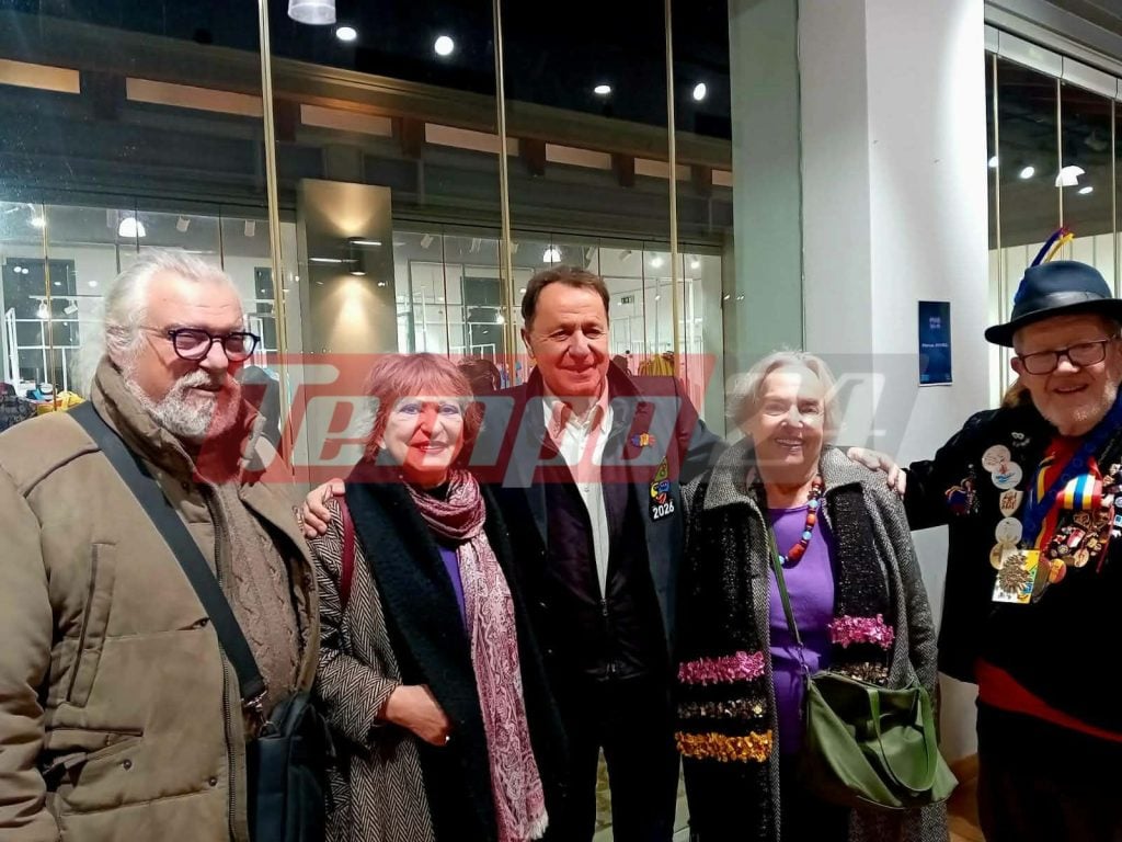 Πάτρα: Τα εγκαίνια της έκθεσης στολών στην Αγορά Αργύρη (ΦΩΤΟ)