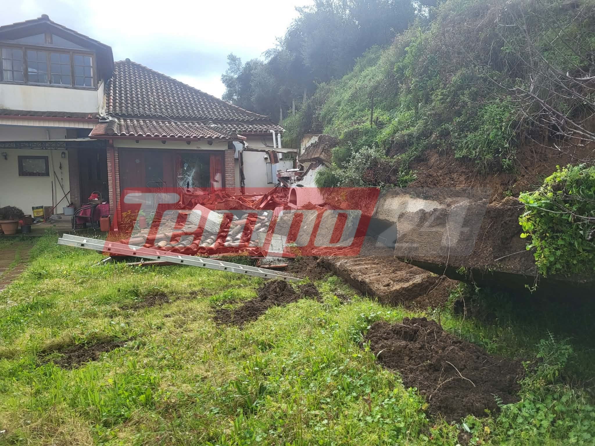 Ηλεία: Αποκλεισμένη η Δίβρη λόγω καθίζησης του δρόμου στην 111 - Κατολίσθηση καταπίνει... σπίτι (ΦΩΤΟ)