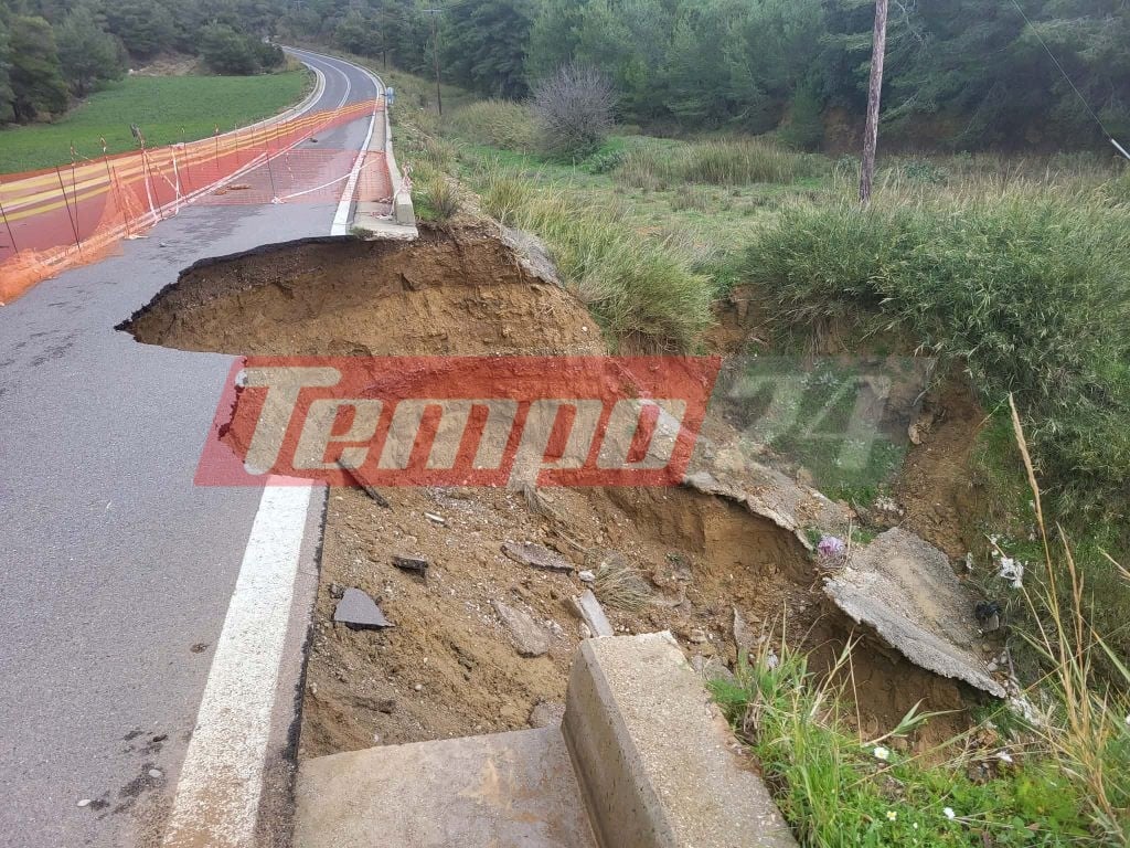 Κατολίσθηση έκλεισε τον δρόμο από τον Πύργο προς τον ΧΥΤΑ - ΦΩΤΟ