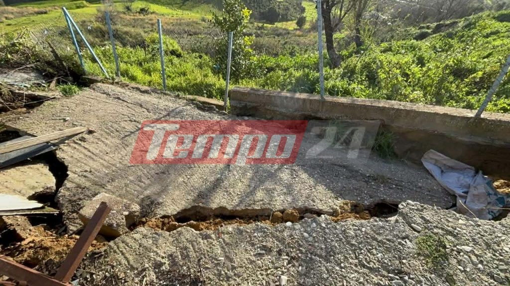 Καθίζηση στο Μαζαράκι Ηλείας – Αποκλείστηκαν 7 κοινότητες, κινδυνεύουν σπίτια (ΦΩΤΟ)