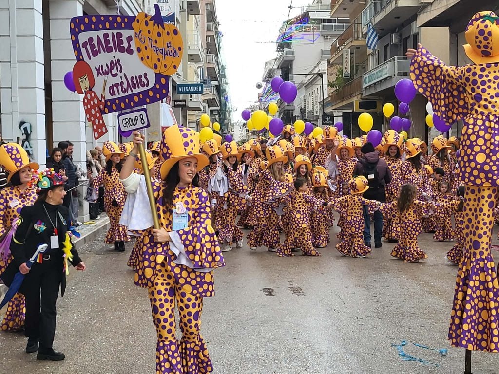 Καρναβάλι Μικρών 2026: ΔΕΙΤΕ ΖΩΝΤΑΝΑ την παρέλαση - Φωτογραφίες από τα καλύτερα στιγμιότυπα