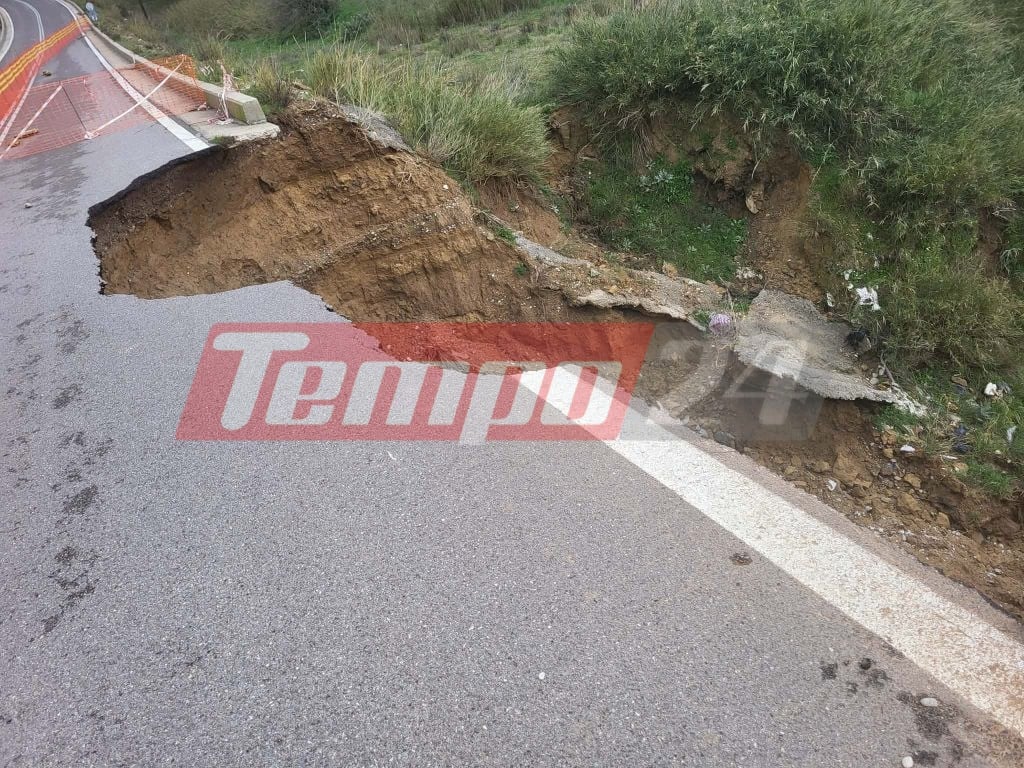 Κατολίσθηση έκλεισε τον δρόμο από τον Πύργο προς τον ΧΥΤΑ - ΦΩΤΟ