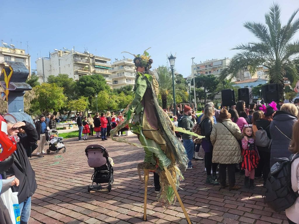 Πάτρα: Το διασκέδασαν τα παιδιά στην Καρναβαλούπολη λίγο πριν την παρέλαση τους (ΦΩΤΟ & ΒΙΝΤΕΟ)