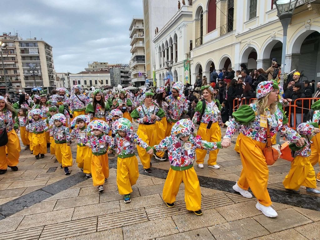 Καρναβάλι Μικρών 2026: ΔΕΙΤΕ ΖΩΝΤΑΝΑ την παρέλαση - Φωτογραφίες από τα καλύτερα στιγμιότυπα