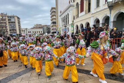 Καρναβάλι Μικρών 2026: ΔΕΙΤΕ ΖΩΝΑΝΤΑ την παρέλαση - Φωτογραφίες από τα καλύτερα στιγμιότυπα