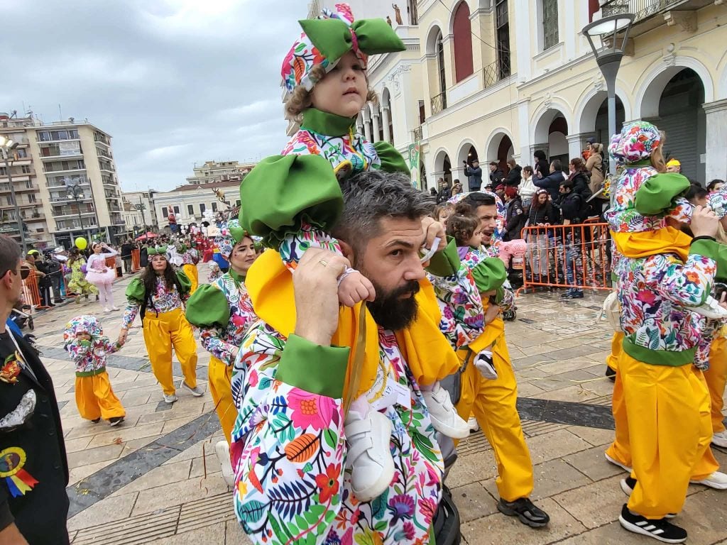 Καρναβάλι Μικρών 2026: ΔΕΙΤΕ ΖΩΝΤΑΝΑ την παρέλαση - Φωτογραφίες από τα καλύτερα στιγμιότυπα
