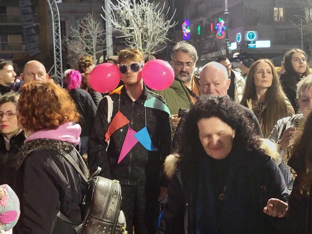 Ιδού τα φωτισμένα άρματα του Πατρινού Καρναβαλιού 2026 - Το αδιαχώρητο στο κέντρο της πόλης (ΦΩΤΟ - ΒΙΝΤΕΟ)