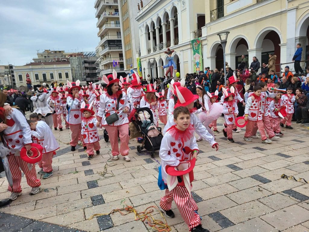 Καρναβάλι Μικρών 2026: ΔΕΙΤΕ ΖΩΝΤΑΝΑ την παρέλαση - Φωτογραφίες από τα καλύτερα στιγμιότυπα