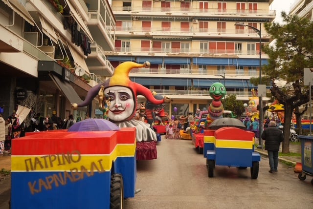 Καρναβάλι Μικρών 2026: ΔΕΙΤΕ ΖΩΝΤΑΝΑ την παρέλαση - Φωτογραφίες από τα καλύτερα στιγμιότυπα