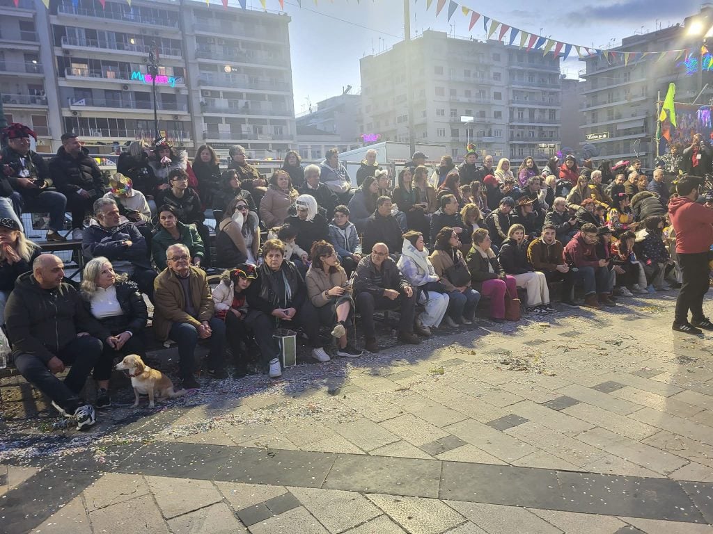 Πατρινό Καρναβάλι 2026: LIVE η νυχτερινή ποδαράτη παρέλαση - Συνεχής ροή ΦΩΤΟ & ΒΙΝΤΕΟ)