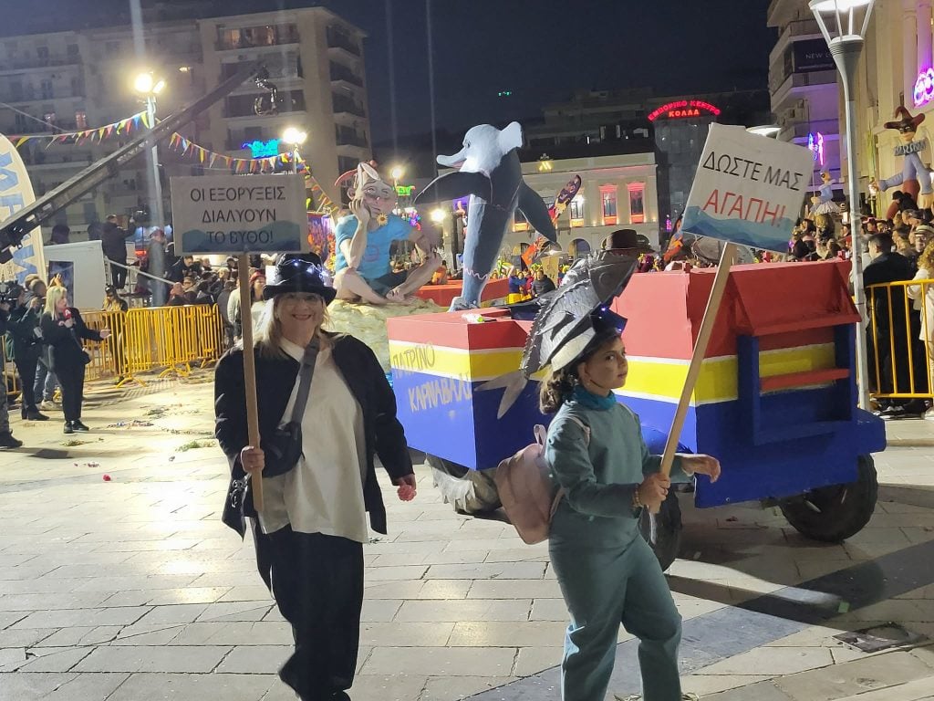 Πατρινό Καρναβάλι 2026: LIVE η νυχτερινή ποδαράτη παρέλαση - Συνεχής ροή ΦΩΤΟ & ΒΙΝΤΕΟ)