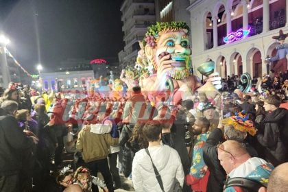 Ιδού τα φωτισμένα άρματα του Πατρινού Καρναβαλιού 2026 - Το αδιαχώρητο στο κέντρο της πόλης (ΦΩΤΟ - ΒΙΝΤΕΟ)