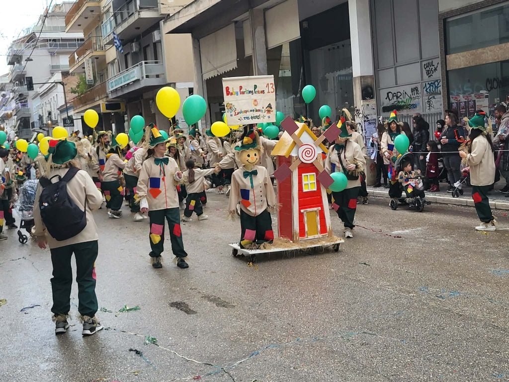Καρναβάλι Μικρών 2026: ΔΕΙΤΕ ΖΩΝΤΑΝΑ την παρέλαση - Φωτογραφίες από τα καλύτερα στιγμιότυπα